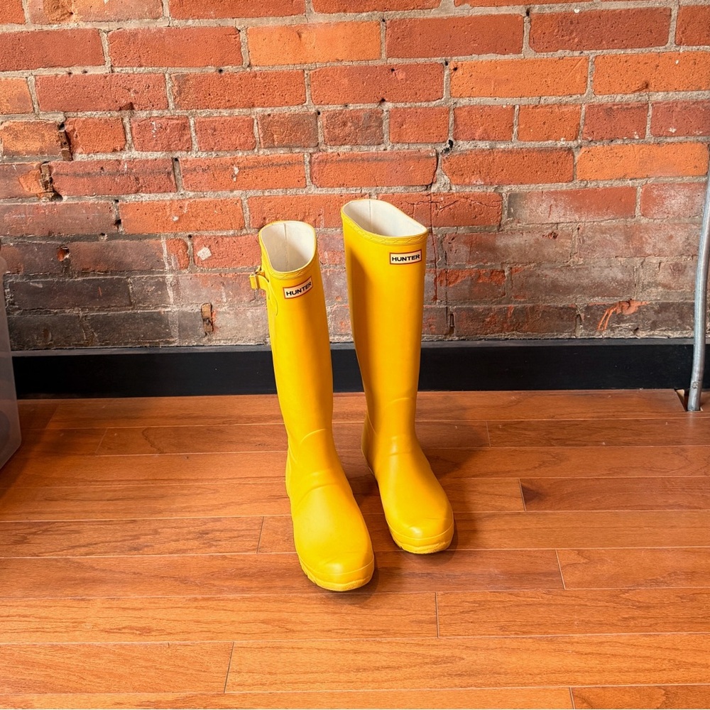 Hunter Classic Yellow Tall Rain Boots
